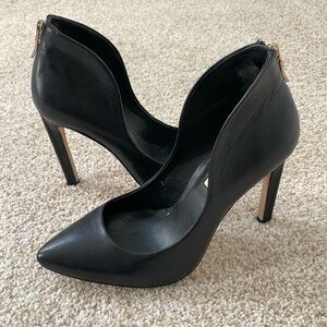 BCBGeneration Black Pumps size 6